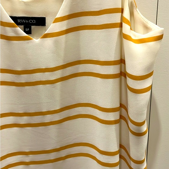RW&Co top, size Small - Picture 2 of 3